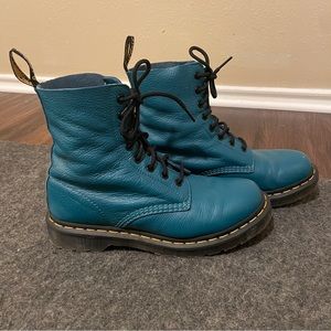 Dr Martens Women’s 9 Leather Boots Teal Aqua Blue